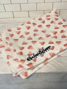 Artisan 34 Valloween Halloween Pink Candy Corn Fleece Throw Blanket